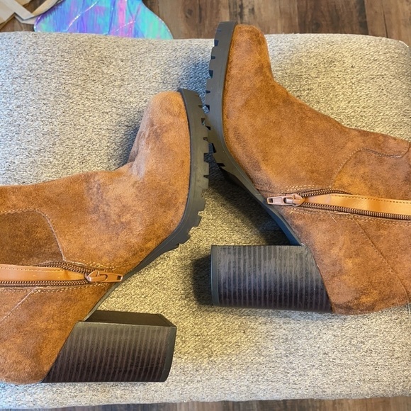 Brown Boot - Picture 5 of 6